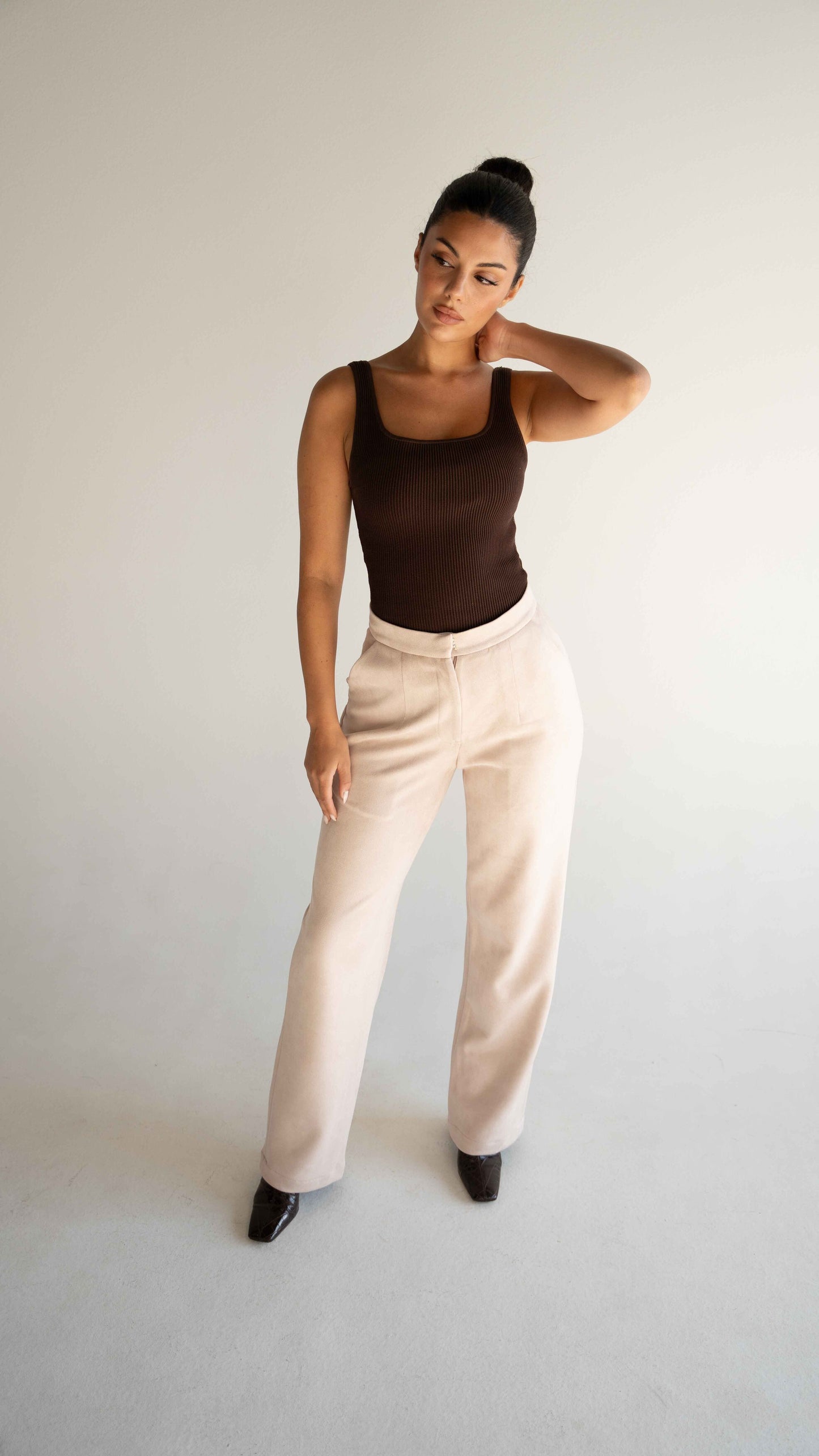 BEIGE TROUSERS